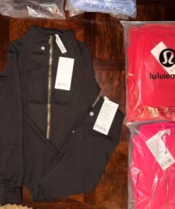 lululemon clothing​